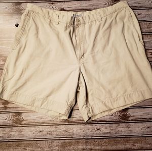 Columbia khaki cargo shorts